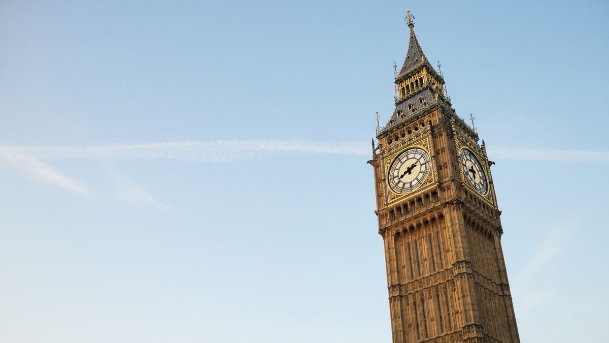uk-immigration-rules-march-2026-hc-1691-v3 Elizabeth Tower and Big Ben against a clear blue sky, illustrating the March 2026 UK Immigration Rules changes in HC 1691